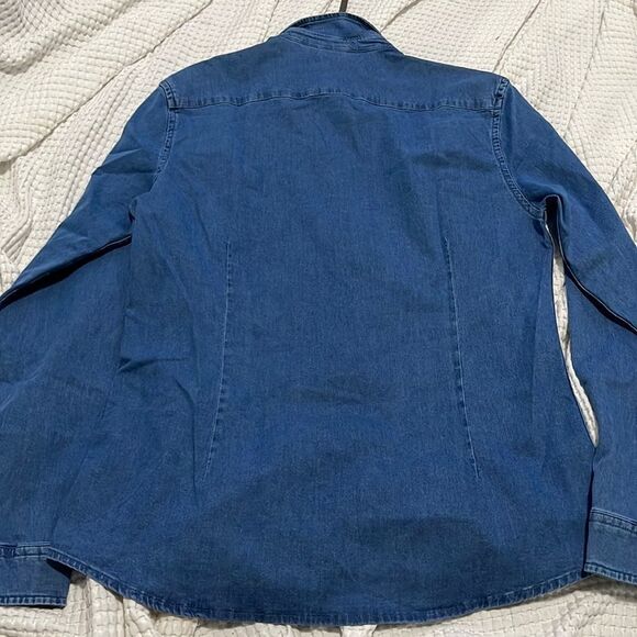 NWT- ASOS- men’s L (40”-42” chest) Denim Button Down - Picture 2 of 7